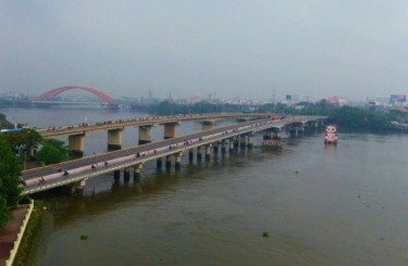 Cấm ôtô qua cầu cửa ngõ phía Đông TP HCM trong 3 tháng